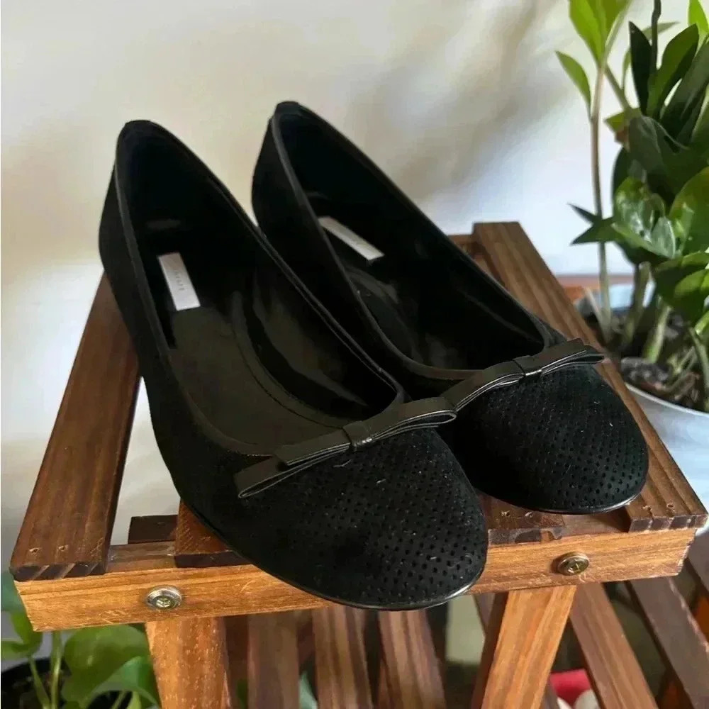 Theory Leather Flats With Bow Detail Size 40